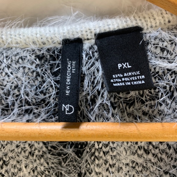 Women’s Buttery Soft Luxurious Black & White eyelash plaid sweater cardigan - Picture 3 of 8